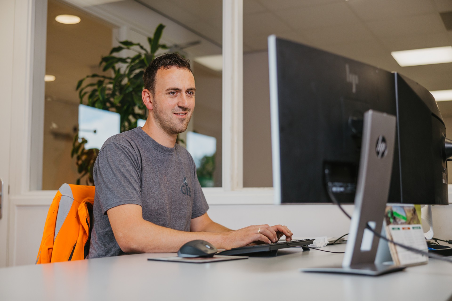 AfbeeldingWeegbrugmedewerker Grondbank IJsselmonde